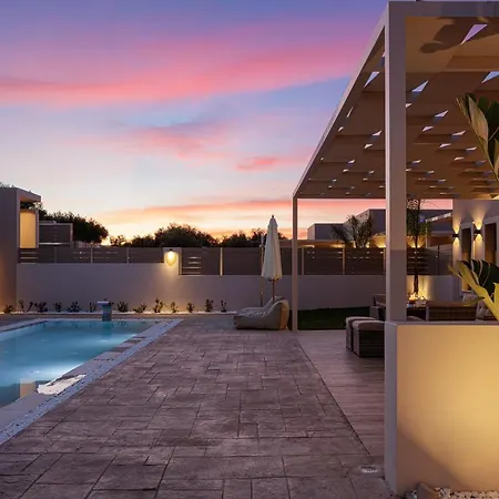 Koin Sunrise, With Heated Pool & Whirlpool