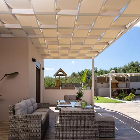 Koin Sunrise, With Heated Pool & Whirlpool Villa *