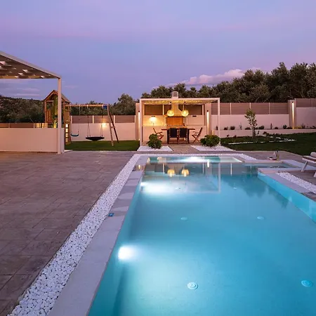Koin Sunrise, With Heated Pool & Whirlpool
